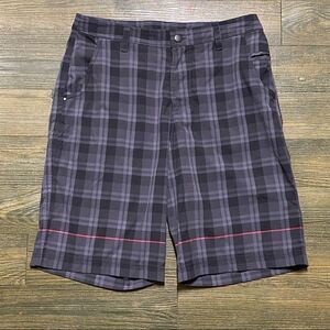 Lululemon Plaid Golf Short Gray Pink Flat Front Board Bermuda Long Pockets 32